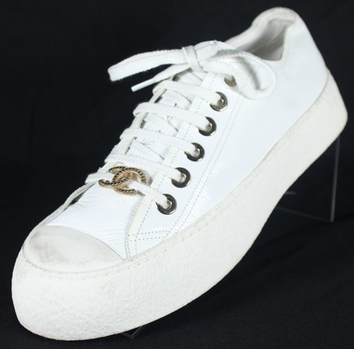 CHANEL 2024 White Patent Leather Logo Lace-Up Low Top Platform Sneakers 40
