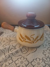 Enamel Fondue Pot Wheat Pattern Speckled Finish Wood Accents Vintage