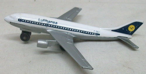 Vintage (1973) Lufthansa A 300 B Airbus Jet Plane Diecast (Matchbox SB 3) 4" L