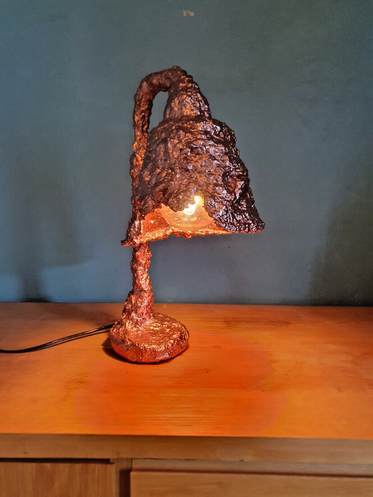 Lampe de table artisanale cuivrée papier mâché - Luminaire de chevet salon bohème