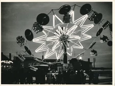 fairground. Anonymous. Vintage Silver Print, 1,960-1,970 Photo Photographer »