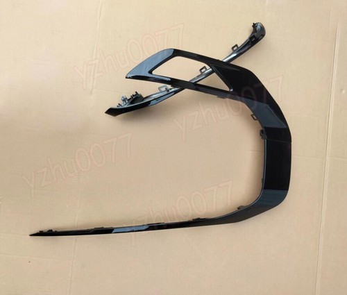 Reemplazo de tira de parachoques delantero negro brillante para Mitsubishi Outlander 2022-2024 - Imagen 4 de 9