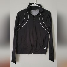 Nike sportswear Jacket size M 8-10 good preowned WOMAN