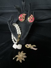 Vintage Avon Costume Jewelry 5 Piece Lot