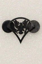 Enlisted Army Rank Pin 20101: Specialist E-4 - Vietnam era, black plastic, c/b