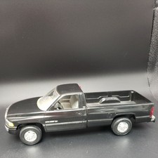 Amt Ertl Dodge Ram 2500 V-10 Plastic Model
