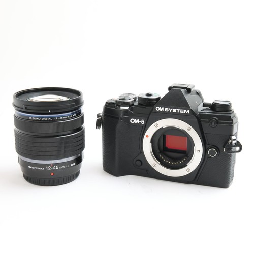 OM SYSTEM OM-5 ED12-45mm PRO Lens Kit (Black) -Near Mint- Shutter Count 3939