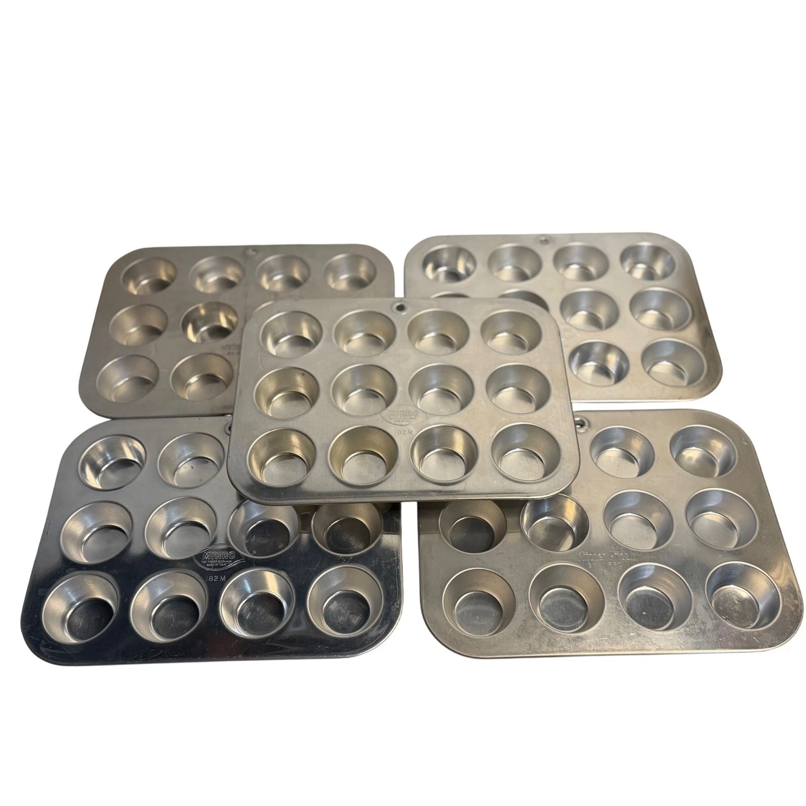 VTG Mirro Muffin Tin Silver Aluminum Baking Pan Set of 5 Retro Kitchenware 182M
Opens in a new windo