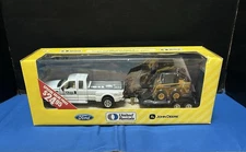 Ertl United Rentals Series II Ford F-350, Deere 320 Skidsteer, Trailer 1/32 2004
