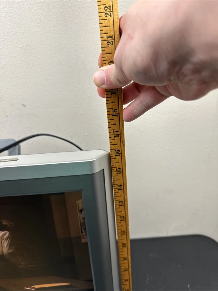 Toshiba TV DVD Gaming Combo Model  17HLV85 17in Widescreen Portable Japan Remote - Image 3 of 4