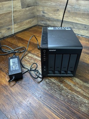 QNAP TR-004 4-Bay USB Type-C Direct Attached Storage Hardware RAID Diskless