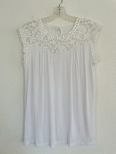 Womens White Lace Yoke Cap Sleeved Tee Sz M