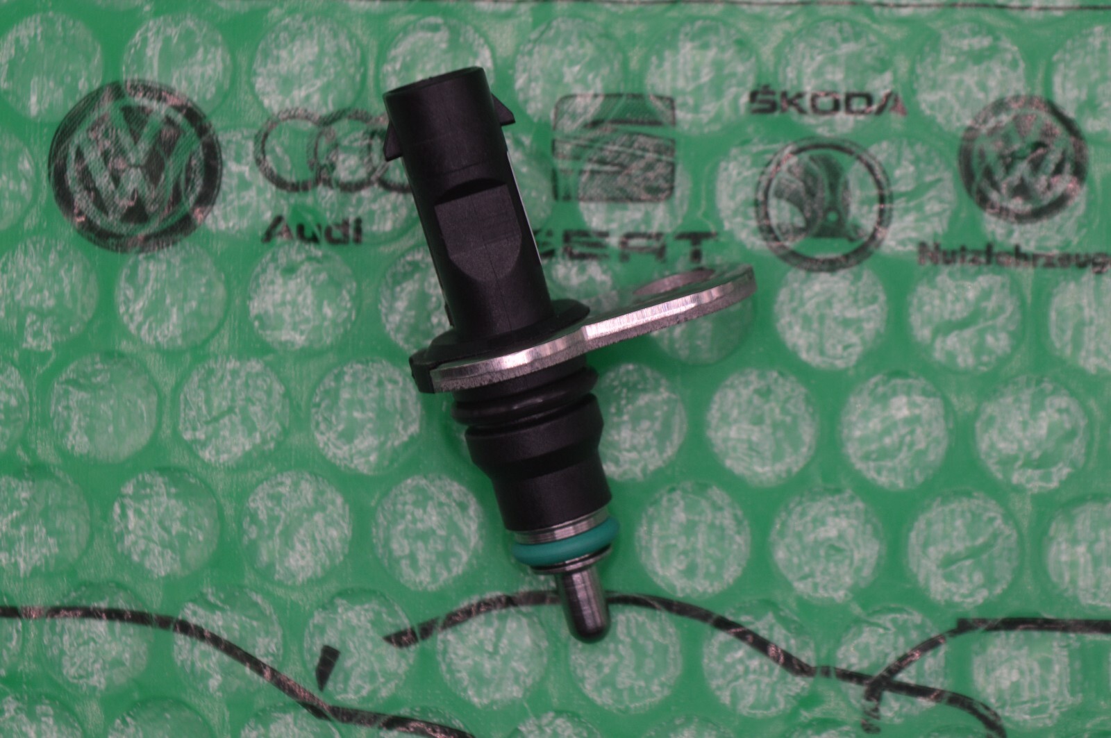VW Audi Oil Temperature Sensor 079919523 079919523H | OE | Universal ...