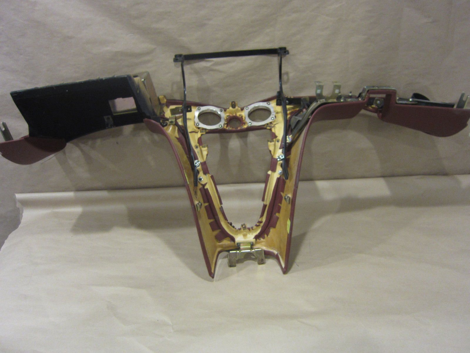 Maserati  4200 - Lower  Dashboard - Burgundy - P/N 981105100