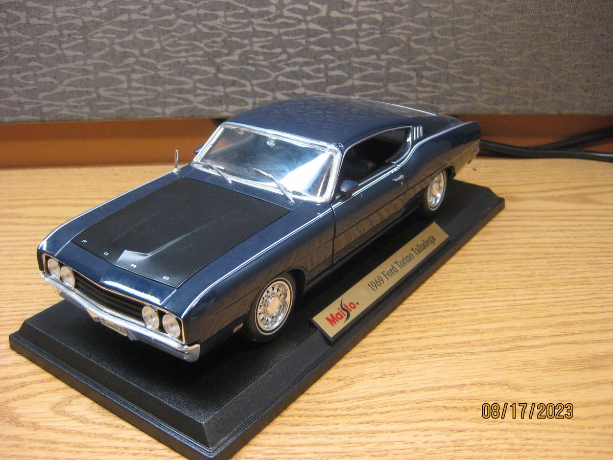 '69Fordフォード Torinoトリノ Talladegaタラデガ 1/18 69Fordフォード Torinoトリノ Talladegaタラデガ 1/18