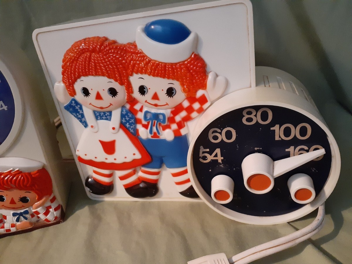 Working Raggedy Ann Andy Wind-Up Talking Alarm Clock & AM Radio