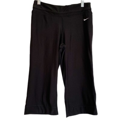 nike mini swoosh black capri leggings