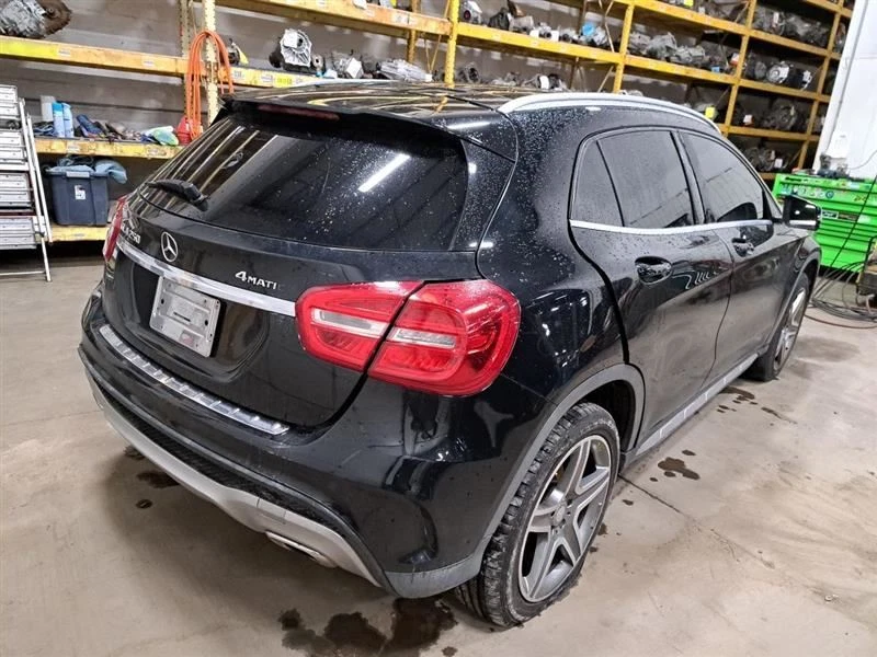 Cilindro maestro de freno 2015 Gla250 Sku#4022743 Foto 4 de 4