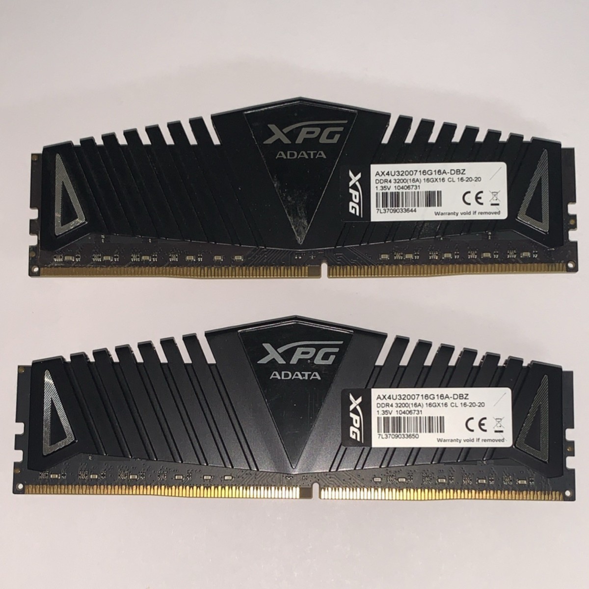 XPG ddr4-3200 32GB（16GB×2） ADATA XPG DDR4 DIMM 32GB (2x16GB) 3200 RAM AX4U3200716G16A-DBZ 288