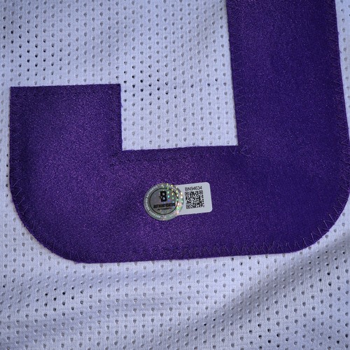 Aaron Jones #33 Minnesota Vikings Signed Jersey Autographed Beckett - Picture 4 of 4