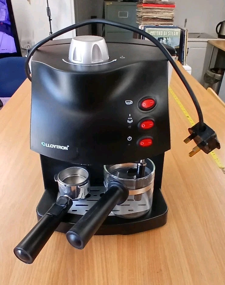Lloytron E1751BK Espresso Coffee Maker 2 Cup . Power Tested. V.Good Condition