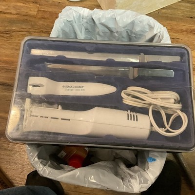 BLACK & DECKER SLICE RIGHT ELECTRIC KNIFE.   Works ..