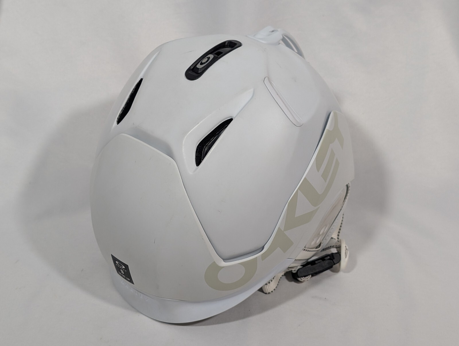 Oakley MOD5 Helmet Size S White Snowboard Ski - Good Condition, Broke Clip