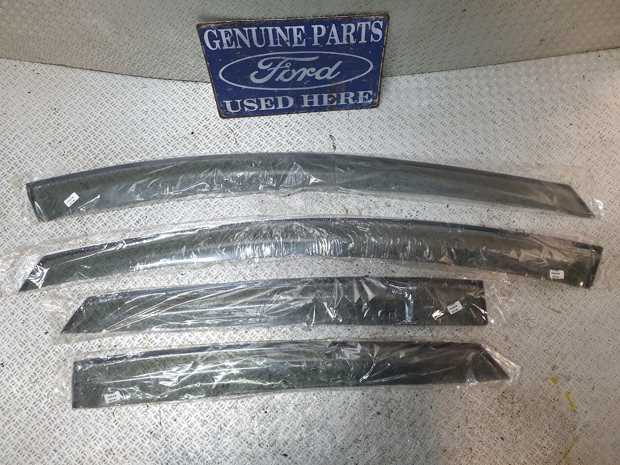 FORD FOCUS MK3 2011 2017 WIND DEFLECTORS SET eBay