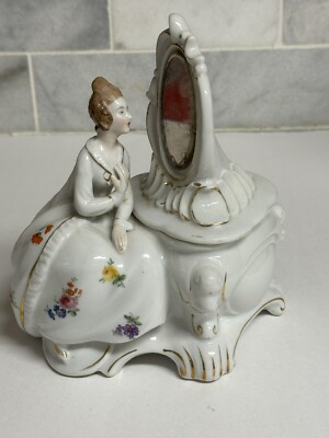 Vintage Vanity Lady Dermay  Porcelain Box, 5th Ave NEW YORK