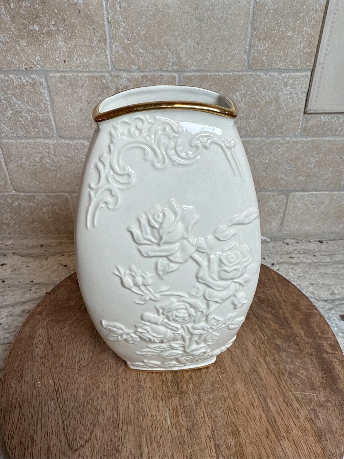 Lenox Masterpiece Embossed Roses Ivory Porcelain Vase With 24K Gold Trim 8 1/4”