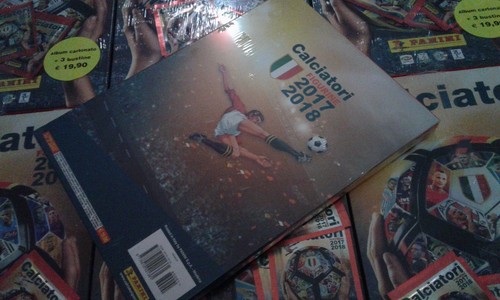 ALBUM VUOTO CARTONATO CALCIATORI 2017-18 HARDCOVER PANINI EMPTY + 3 BUSTINE - Foto 2 di 2