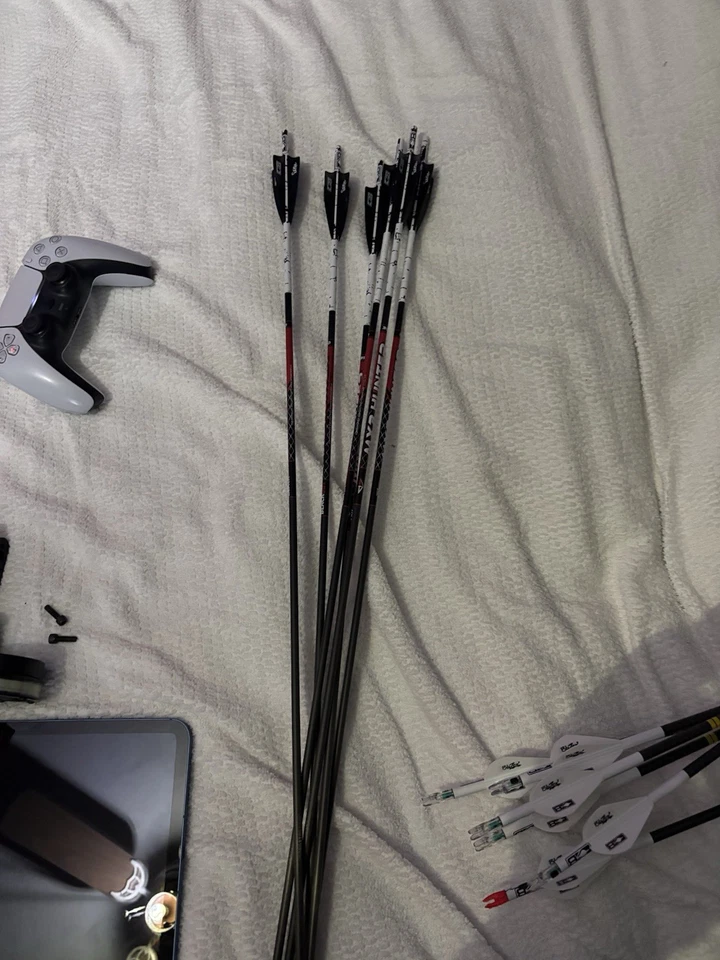 Bear Divergent Right-Hand Compound Bow Read Description!! - Image 3 of 4