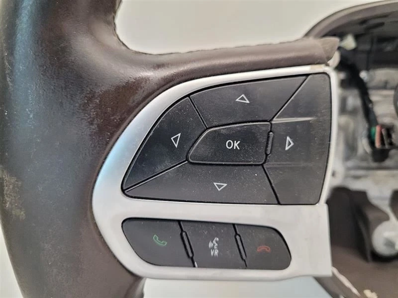 2018-2023 Chrysler Pacifica Steering Wheel Leather w Controls Black   - Image 3 of 4