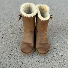 UGG Girls Brown Mid-Calf Snow Boots Bow Accent Fur Lined Lace Up Suede Upper