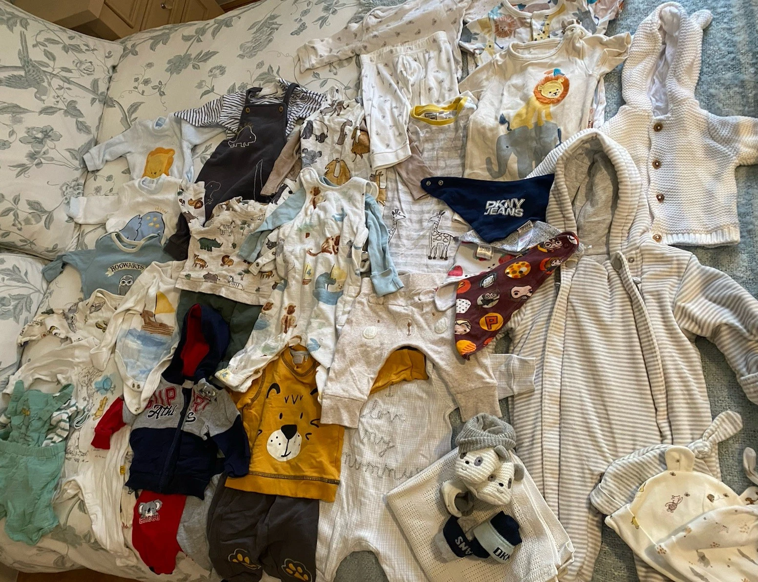 Very Large Baby Boy Clothes Bundle 0-3 Months EXCELLENT CONDITION
Opens in a new window or tab