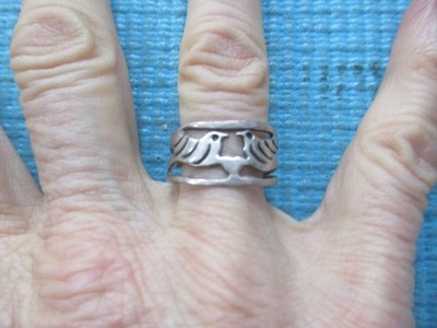 Vintage Handmade Sterling Silver Ring Two Doves - Cutout - Size 6 1/2'' - 2 gms