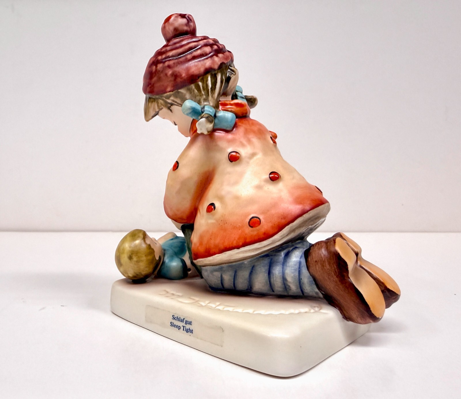 Hummel Figurine "SLEEP TIGHT" #424, TMK6, retired design, excellent condition