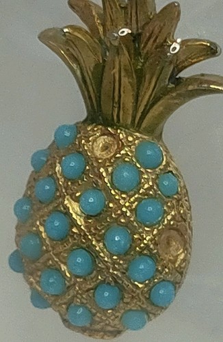 Spilla ananas piatto oro 14k Ciner vintage accenti perline turchesi firmata - Foto 4 di 10