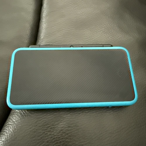 New Nintendo 2DS XL Turqouise/Black Handheld System *Cracked Screen* Read Blue