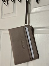 New!!! Ladies GUESS Pink Blush Zip Top Pouch Wallet Wristlet