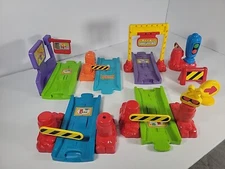 VTech Go Go Smart Wheels Replacement Track 8 Piece Lot CROSSINGS STOP LIGHTS 