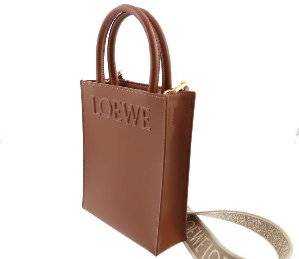 【関税込み】LOEWE Shoulder bags LOEWE Medium Ola Chain Leather Shoulder Bag | Saks Fifth Avenue