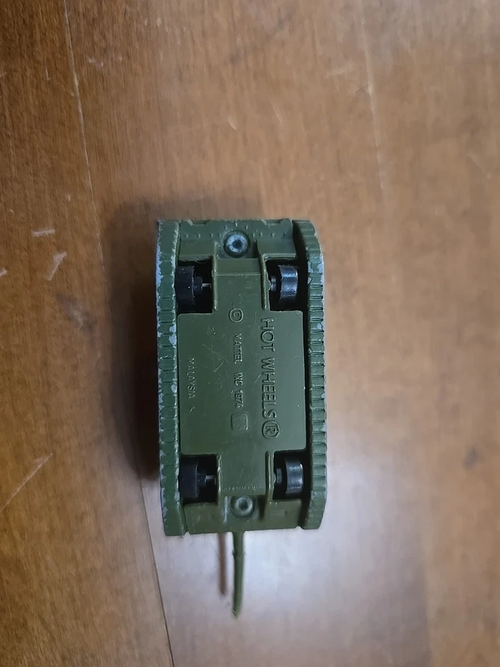 Hot Wheels 1974 Diecast Military Tank Army Big Bertha Green Camo - Image 2 of 2