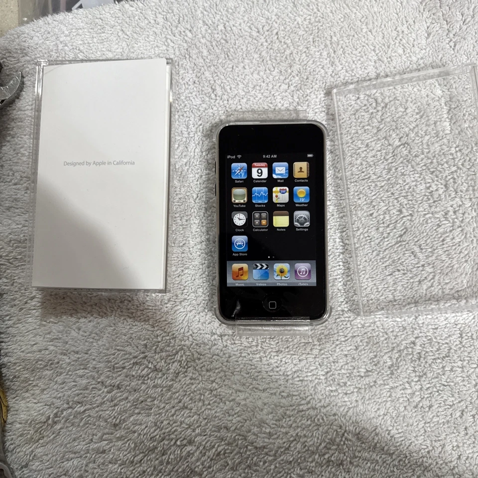 Vintage Silver Apple iPod Touch 2nd Generation 8GB A1288 Never Used - Image 2 of 3