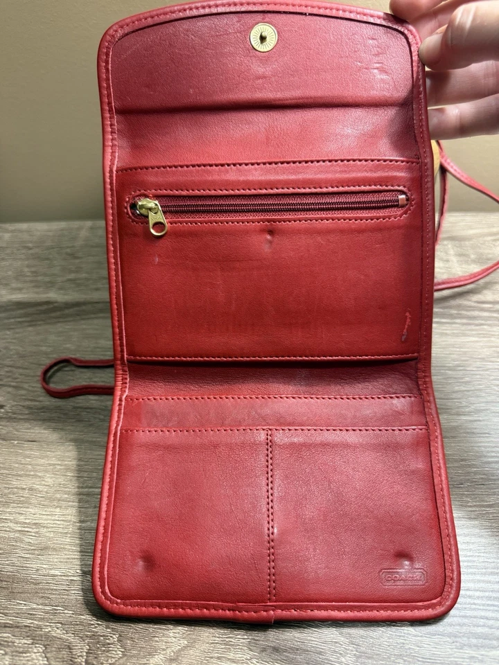 Hermosa Bandolera Cartera Columpio Coach Años 90 De Colección Roja Foto 3 de 4
