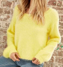 Some Days Lovin Women's XS Sweater Clover Fields Yellow Fuzzy Eyelash Knit EUC