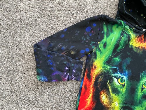 Wolf All Over Print Sweatshirt Boys Youth 3XL Wolf Rainbow Pullover - Picture 3 of 11