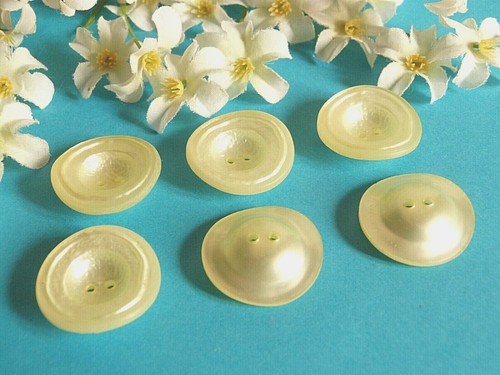 522B Stunning Buttons " Mimosa " Genre Line Vautrin Yellow Lot Of 6 Buttons - Picture 4 of 4