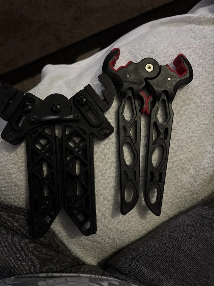 Bear Divergent Right-Hand Compound Bow Read Description!! - Image 2 of 4