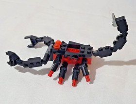 Lego Castle Knights' Kingdom 8876 Scorpion Prison Cave w/ Minifigures & Instruct